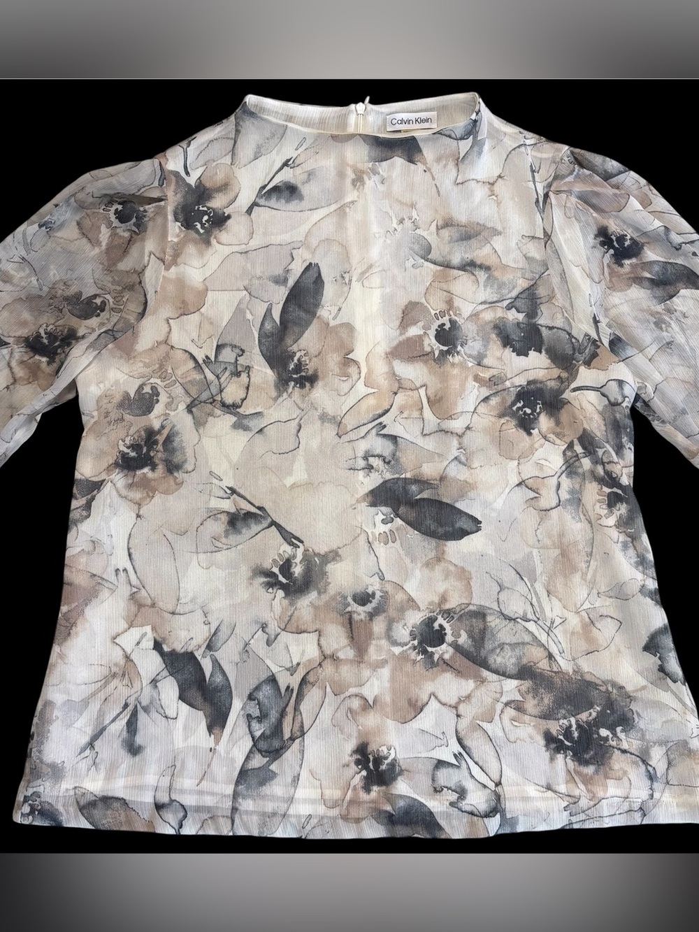 Women's Calvin Klein elegant short sleeve blouse in soft tones w/ floral design